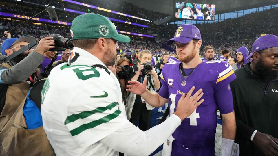 Minnesota Vikings' Sam Darnold Undefeated, Leading NFL with 11 Touchdown Passes