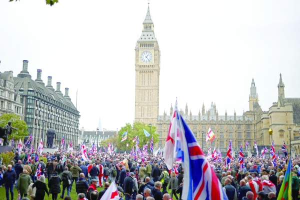 Rival London marches begin - Oman Observer