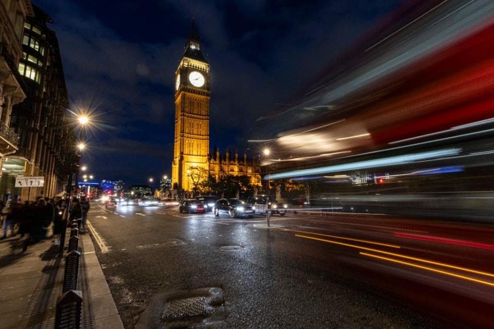 Big Ben illuminated⁢ at night