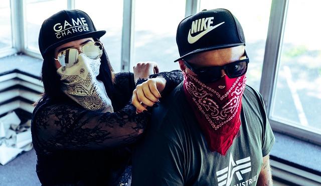 Two men jailed over Grindr targeted robberies – BBC