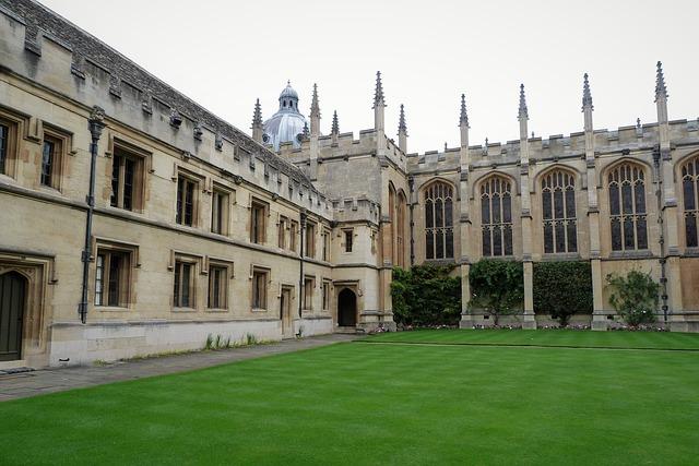 Oxford and Cambridge extend UK sector fundraising dominance – Times Higher Education