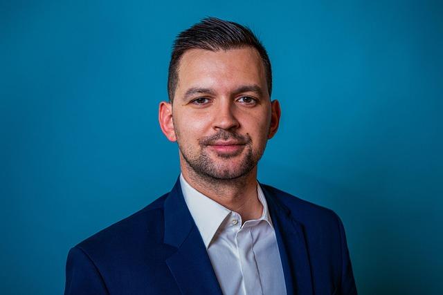 Favourite emerges in race to build London HQ for science institute set up by US billionaire – building.co.uk