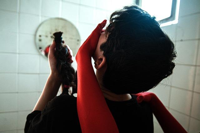 Iran democracy protesters clash with police outside London embassy as multiple arrests made – GB News