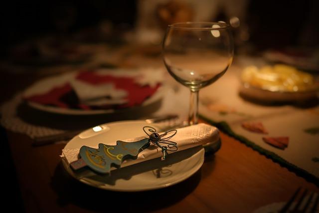 Artist Dame Tracey Emin says My Bed installation is like a ‘crime scene’ – London Now