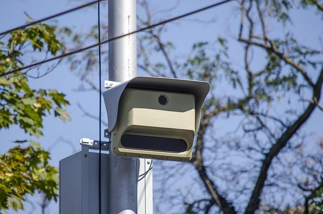 High-tech, no-flash speed cameras coming to London – BBC