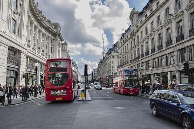 Man, 27, arrested after double stabbing on busy high street – London Now