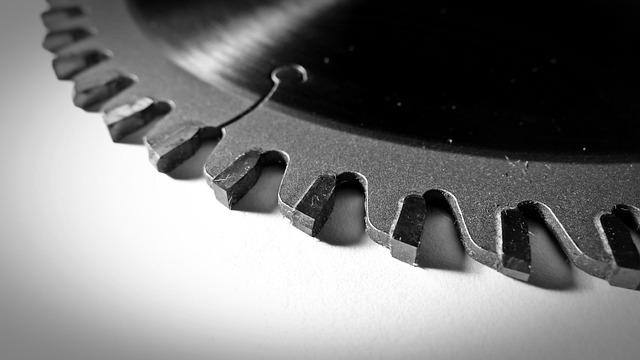 Sabastian Sawe: How Kenyan broke two-hour barrier to make history at London Marathon – BBC