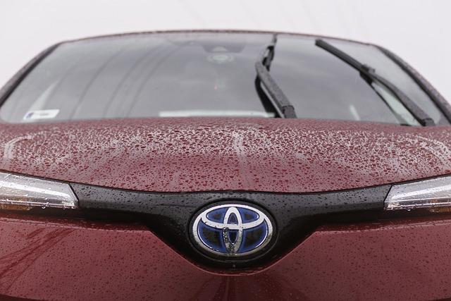 Toyota shows hydrogen Hilux at London International Cruise Terminal – Business Motoring