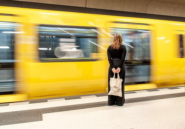 RECAP after person hit by train causes disruption at major London stations – London Now