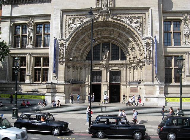 ‘I was homeless in London for 3 years – I hit self-destruct but my Victoria station job saved me’ – My London