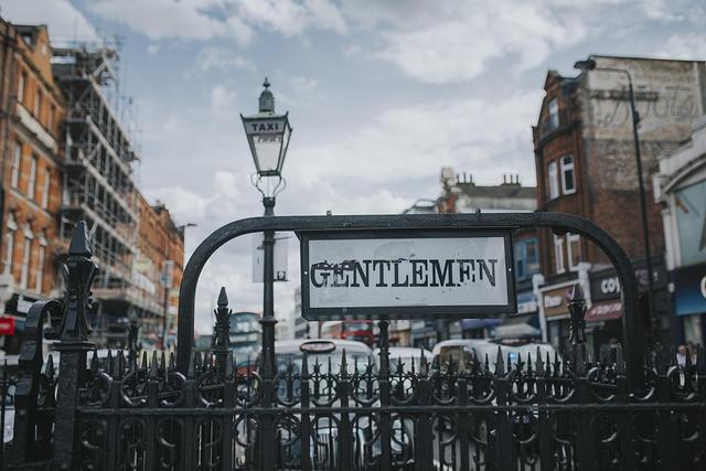 High street footfall rebounded in March – London Business News